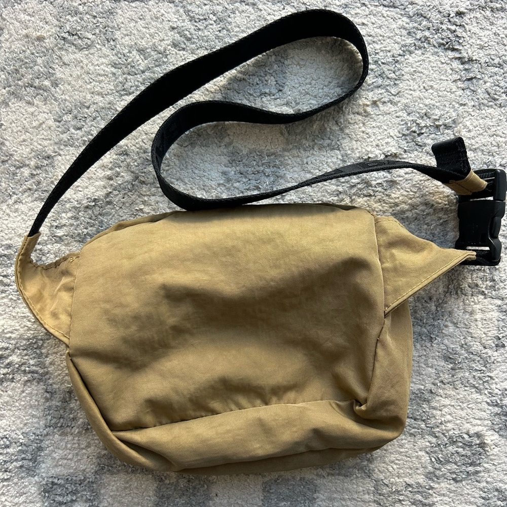 Baggu Tan Fanny Pack - Picture 2 of 7